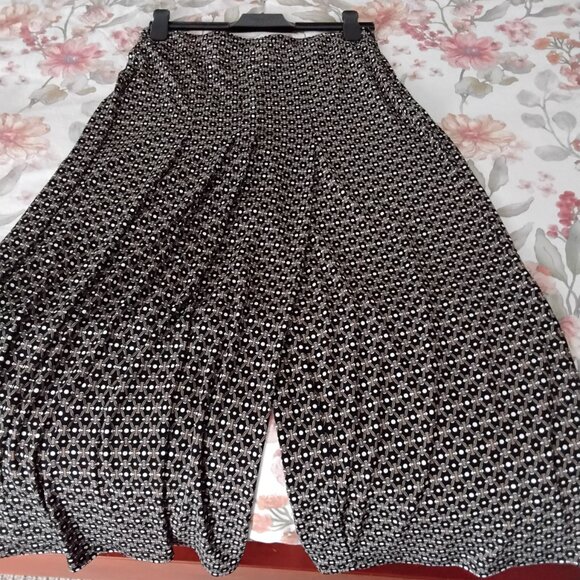 FRANK LYMAN wide legged overlap skirt/pants in midi length - Picture 7 of 7